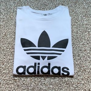 Like new adidas graphic T-shirt